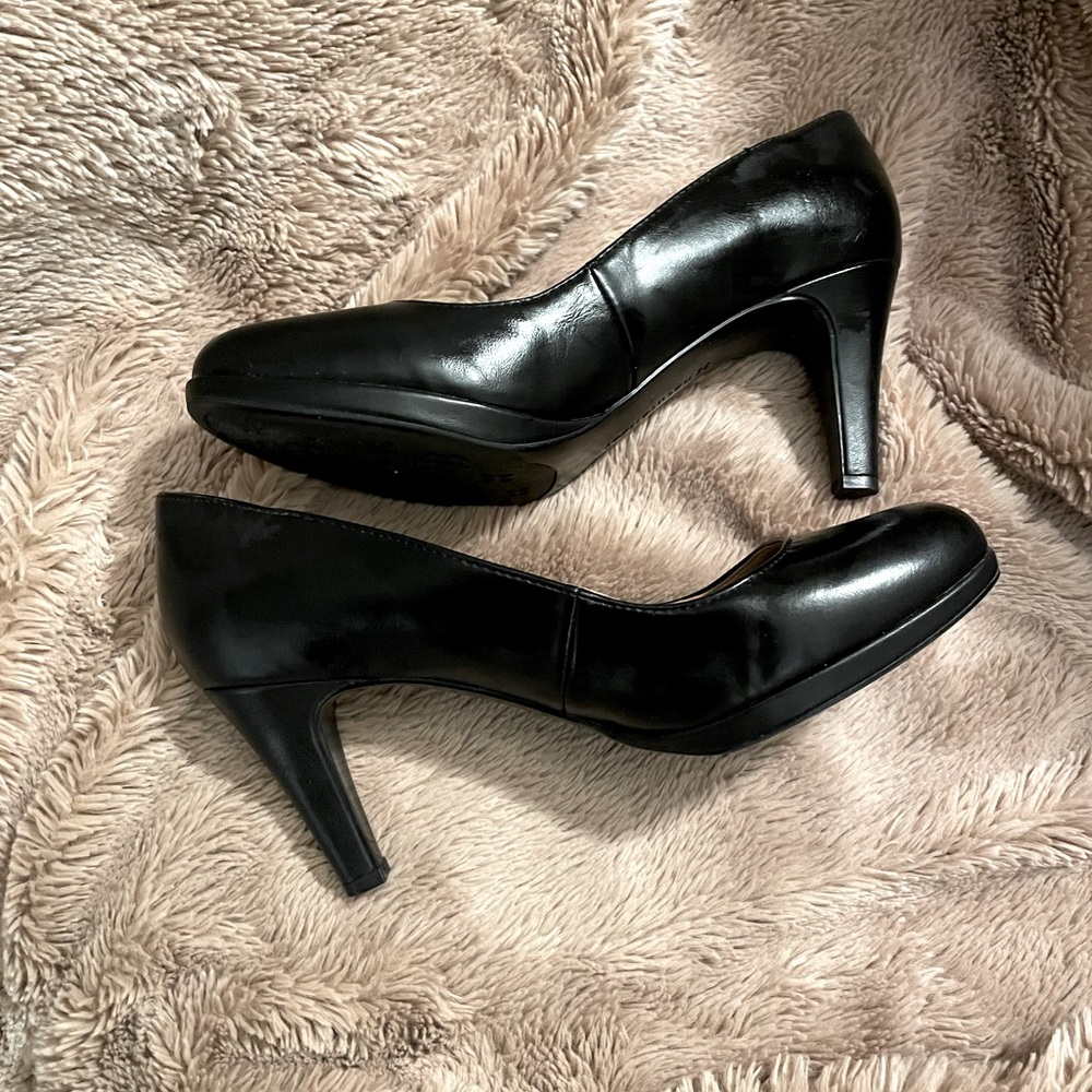 Black Naturalized Heels W8